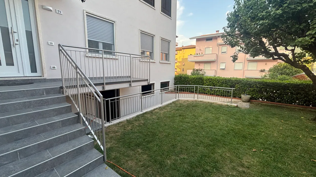 Realizzazioni di carpenteria metallica su misura - immagine 7