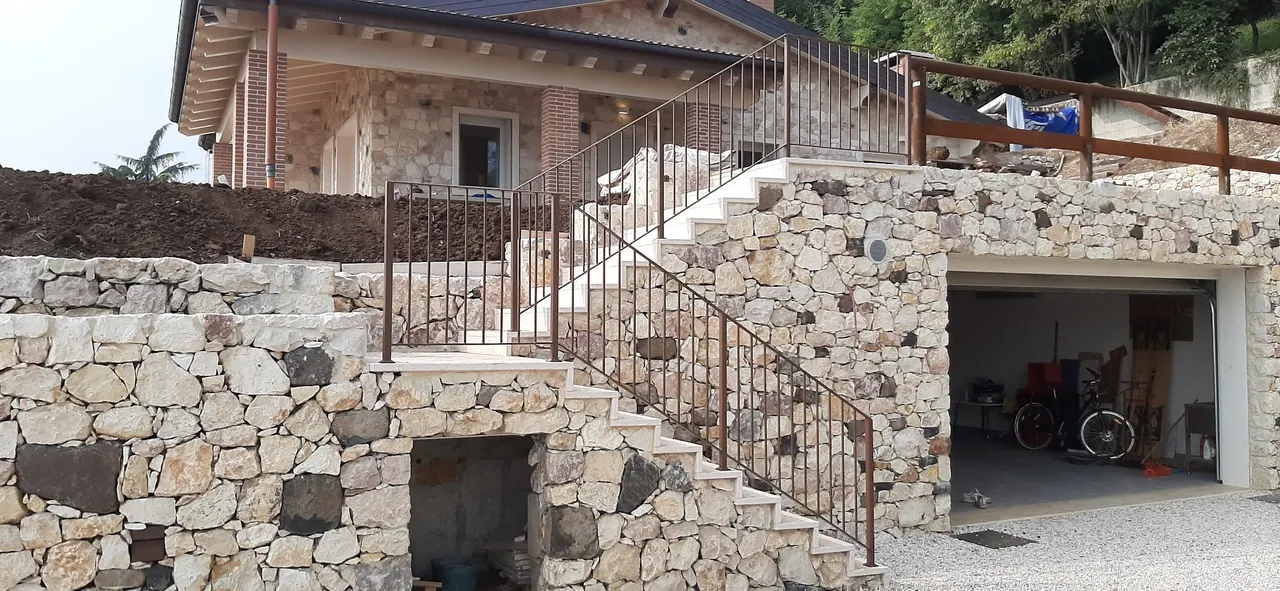 Realizzazioni di carpenteria metallica su misura - immagine 54