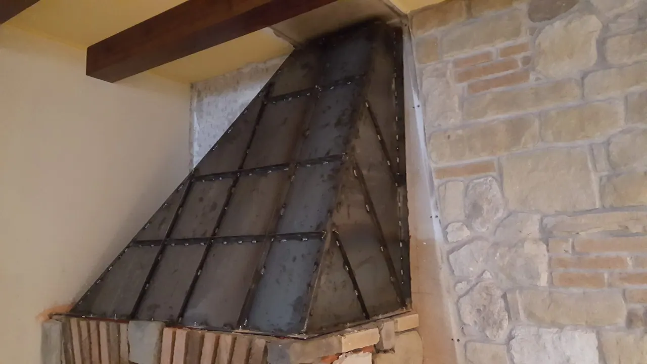 Realizzazioni di carpenteria metallica su misura - immagine 84