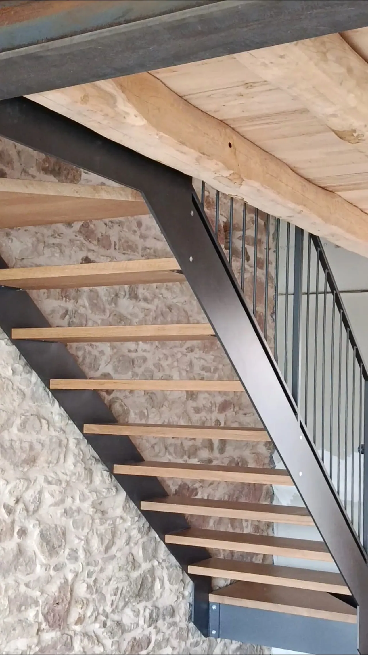 Realizzazioni di carpenteria metallica su misura - immagine 32