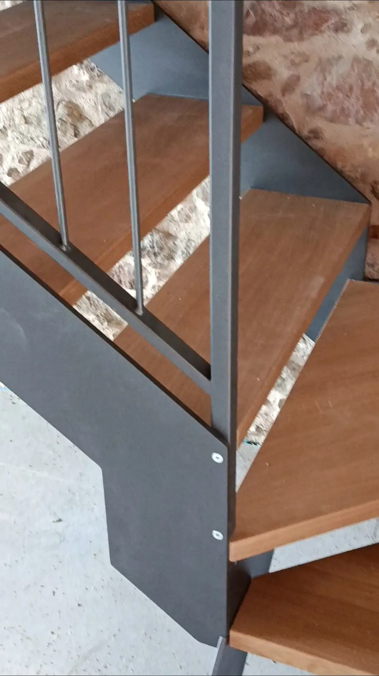Realizzazioni di carpenteria metallica su misura - immagine 39